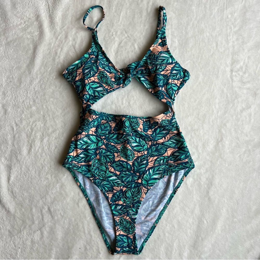 Cupshe Lush Leaves Print One-piece Swimsuit